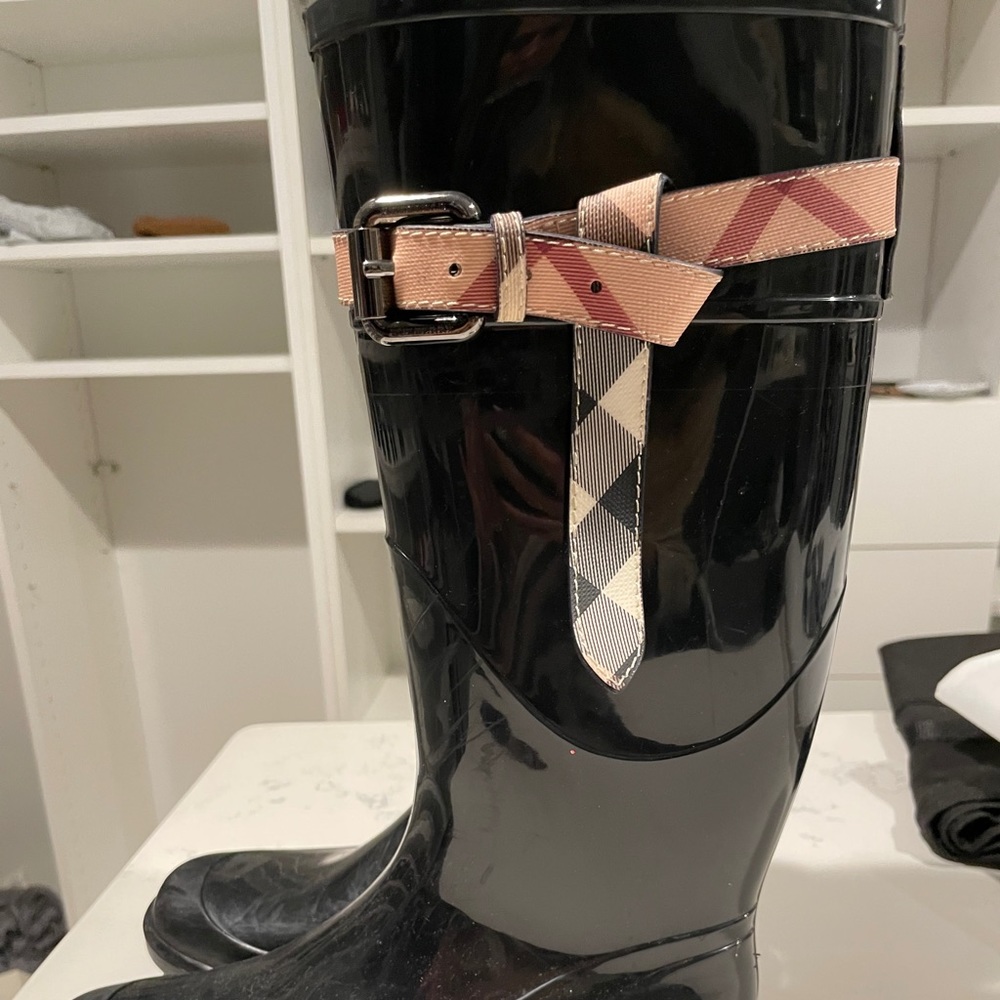 Burberry Nova Check Roscot Belted Rain Boot
